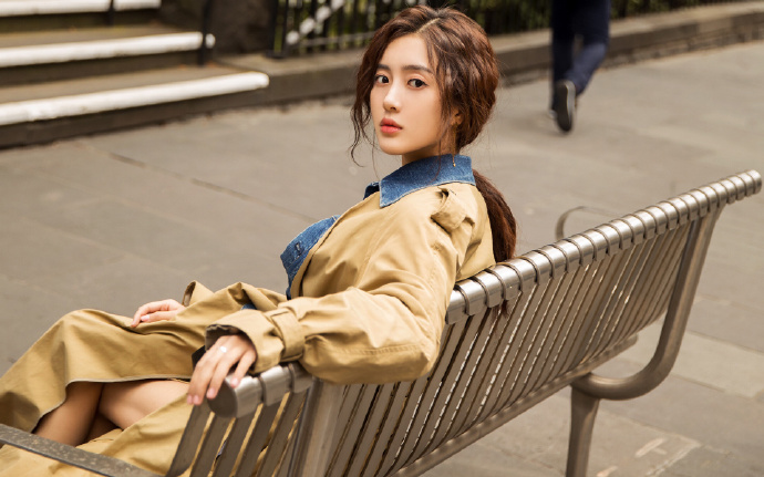 重庆一小镇现“刀片民宿”  最窄处仅56厘米